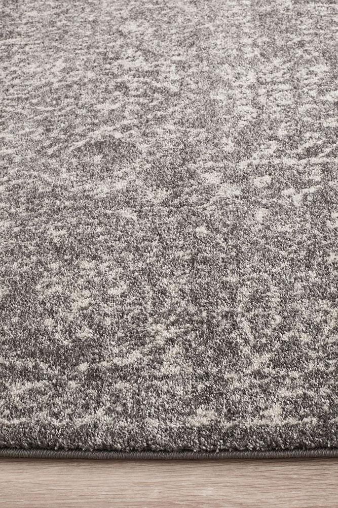 Evoke Nomad Rug In Grey
