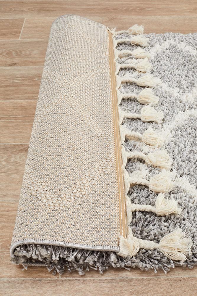 Saffron Runner Rug in Silver