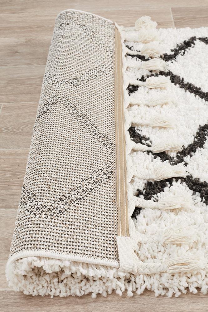 Saffron Runner Rug in White