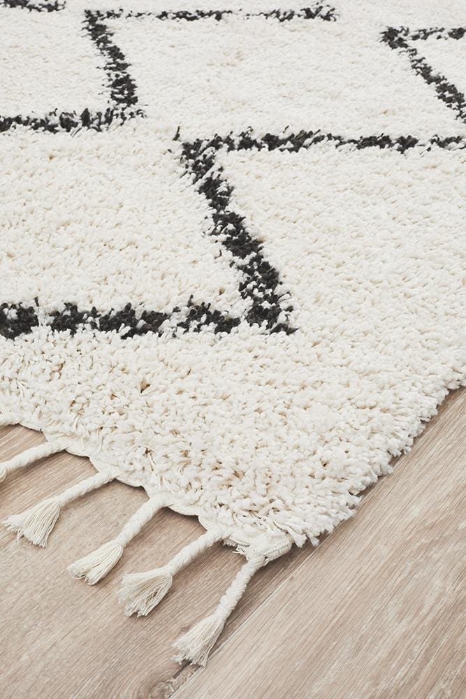 Saffron Rug in White