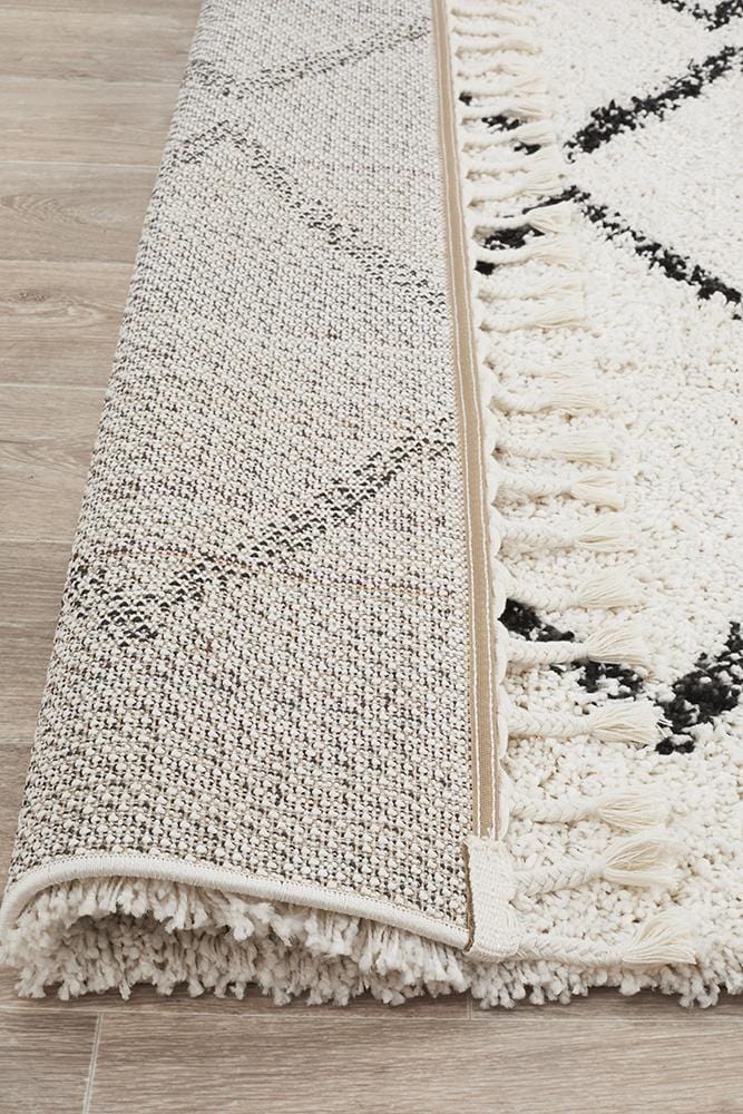 Saffron Rug in White