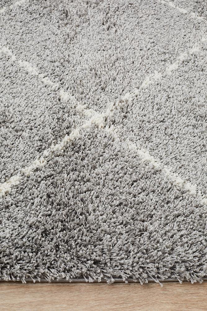 Saffron Rug in Silver