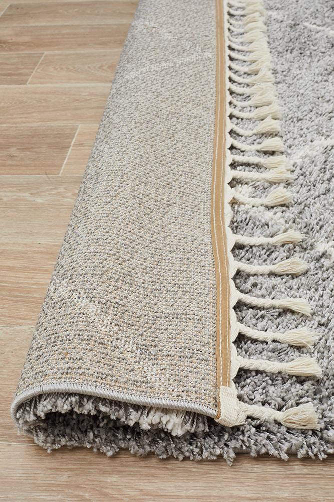 Saffron Rug in Silver