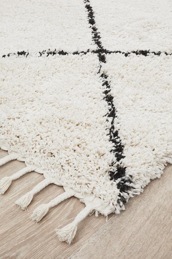 Saffron Rug in White