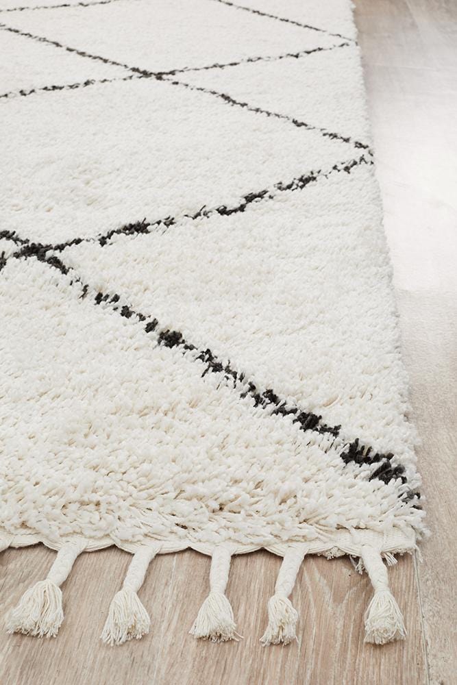 Saffron Rug in White