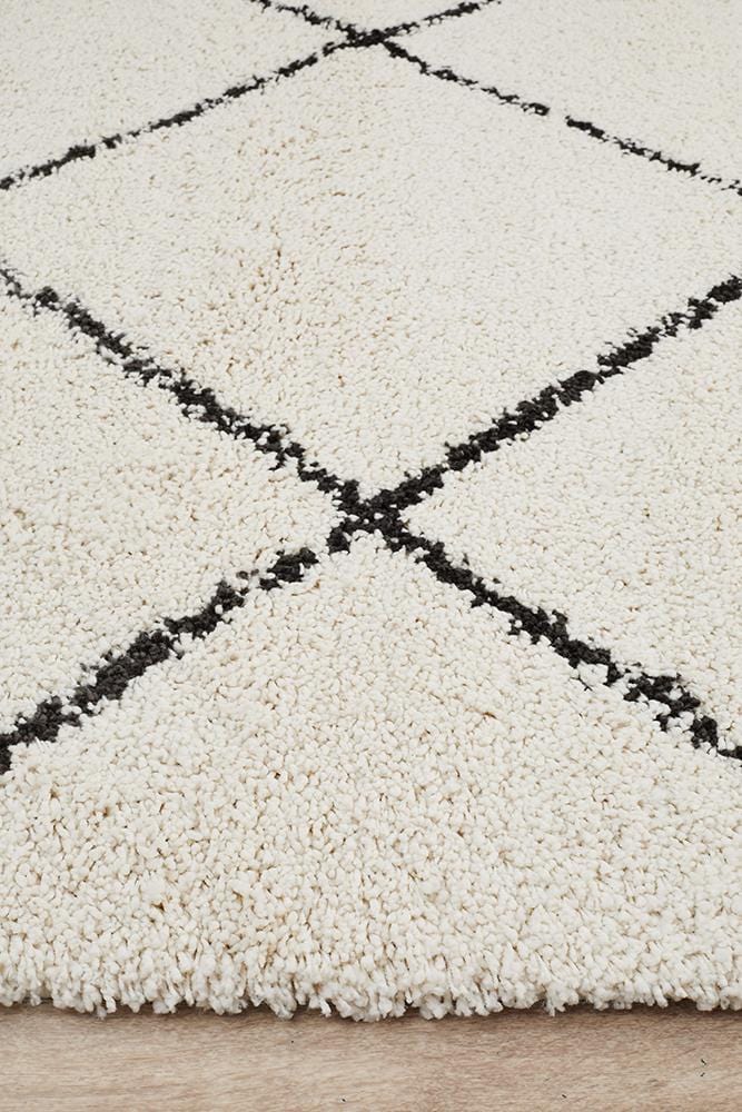 Saffron Rug in White