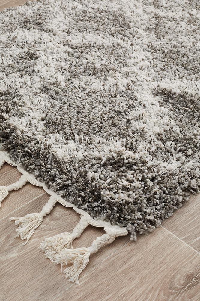 Saffron Grey 33 Runner Rug - Perfect Fit for Narrow Spaces