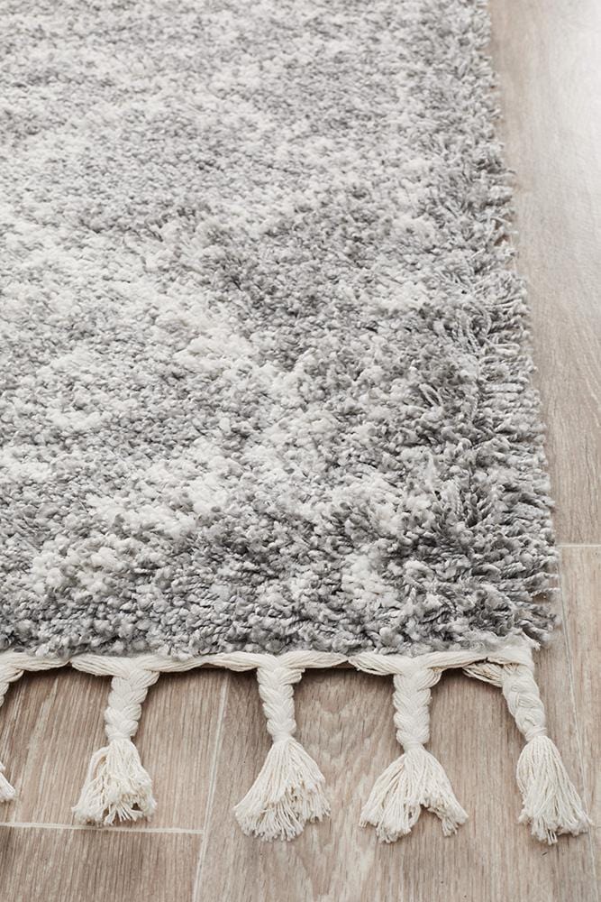 Saffron Runner Rug in Silver