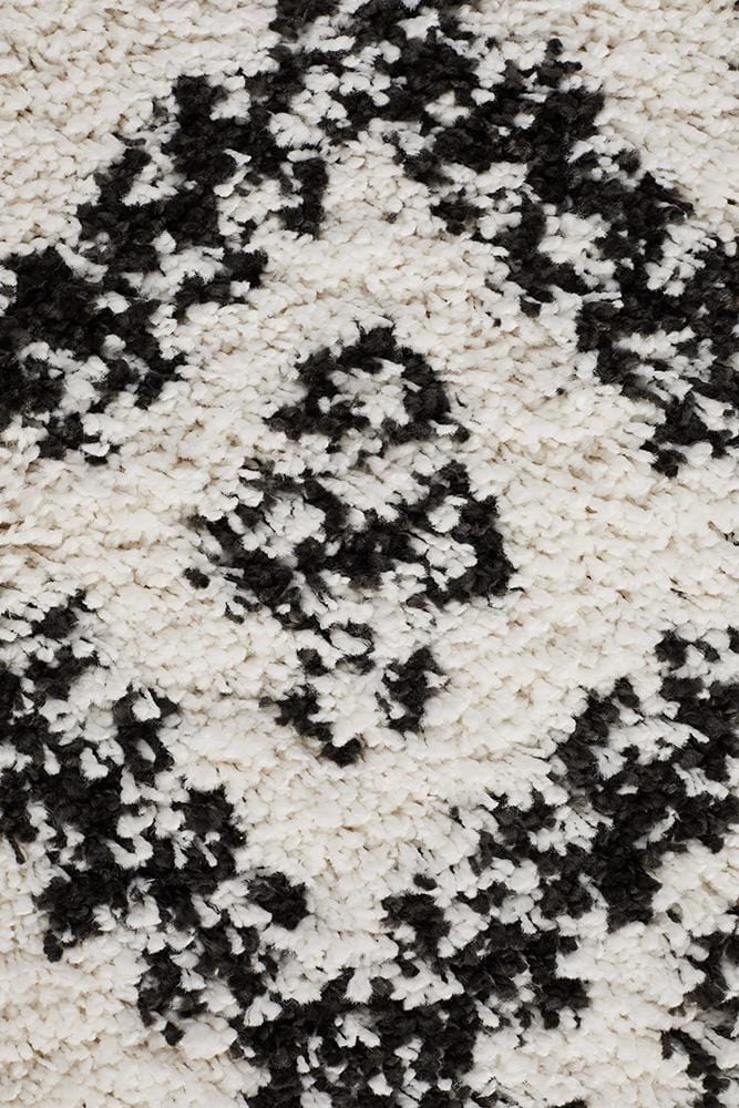 Saffron Runner Rug in White