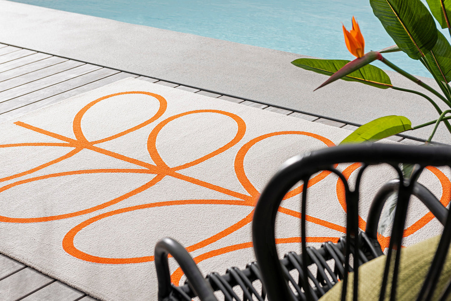 Orla Kiely Giant Linear Stem Persimmon Outdoor Rug