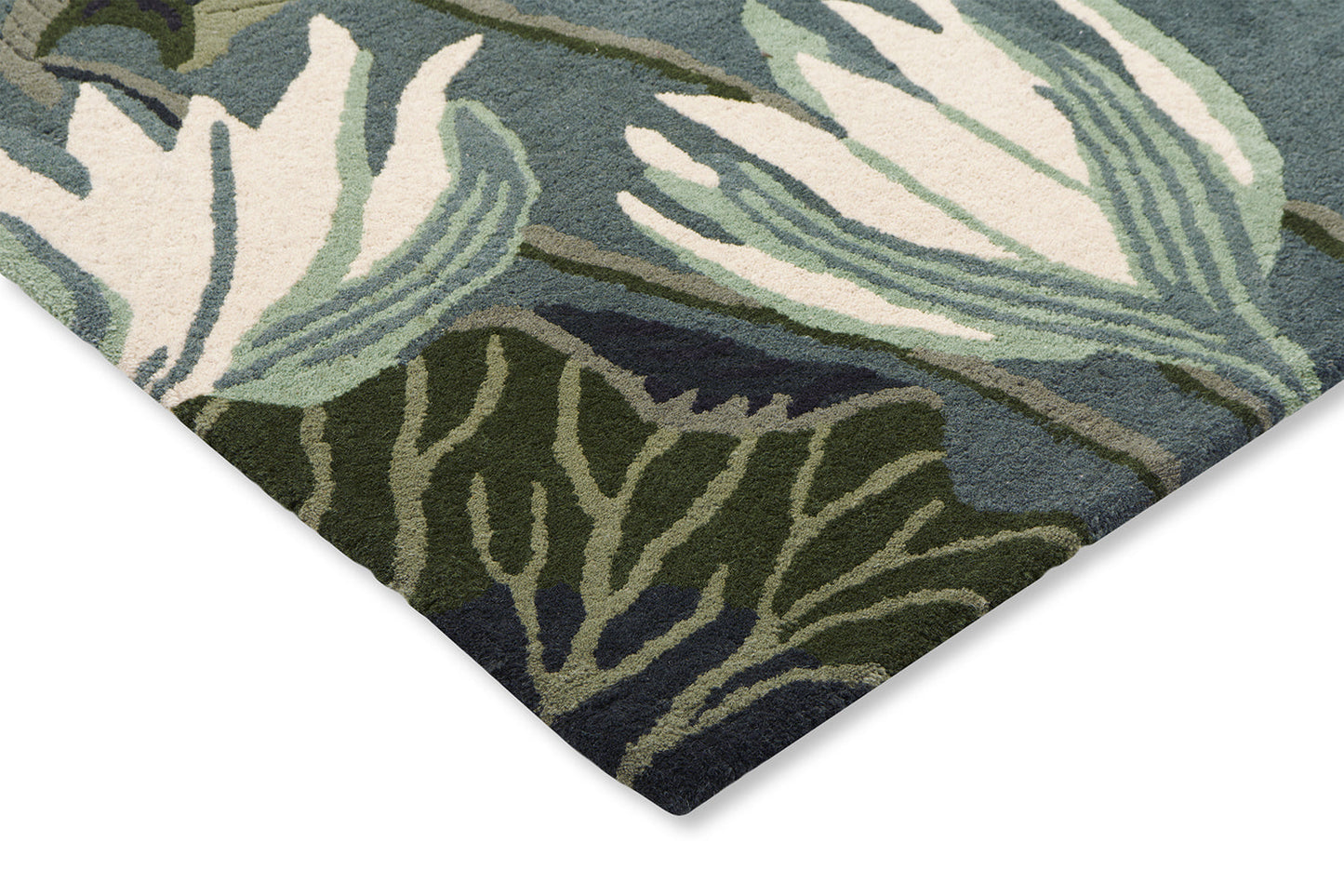 Wedgwood Waterlily Midnight Pond Rug - 038608