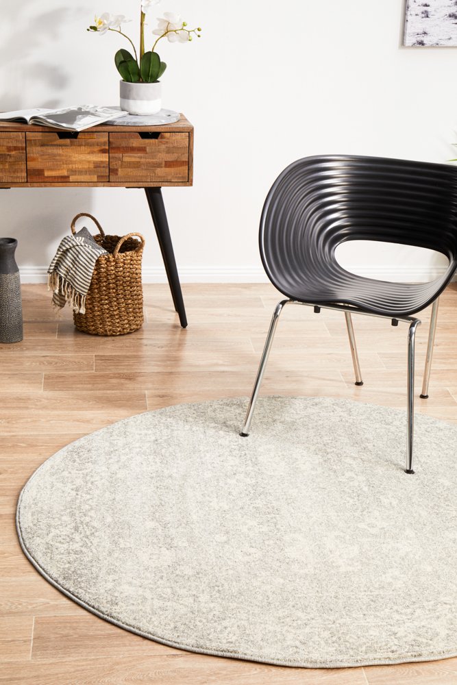 Evoke Round Rug In Silver