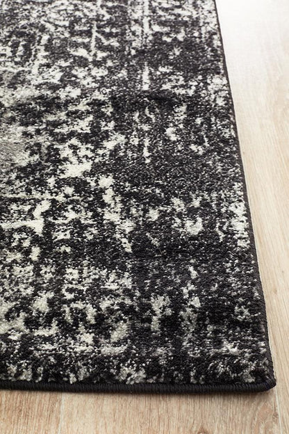 Evoke Medallion Runner Rug In Charcoal