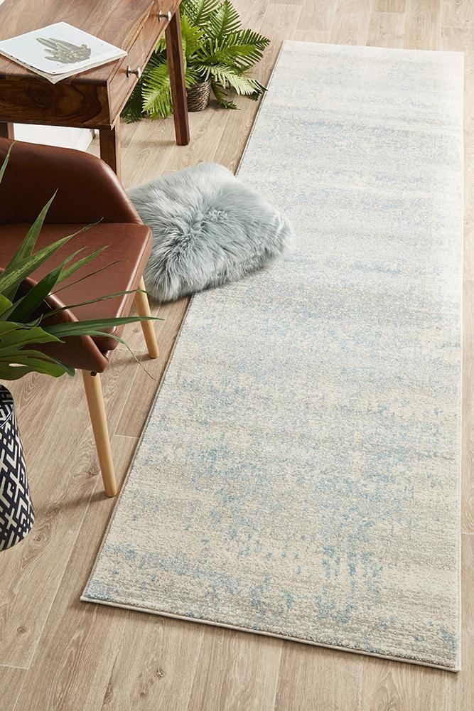 Evoke In White & Blue : Runner Rug