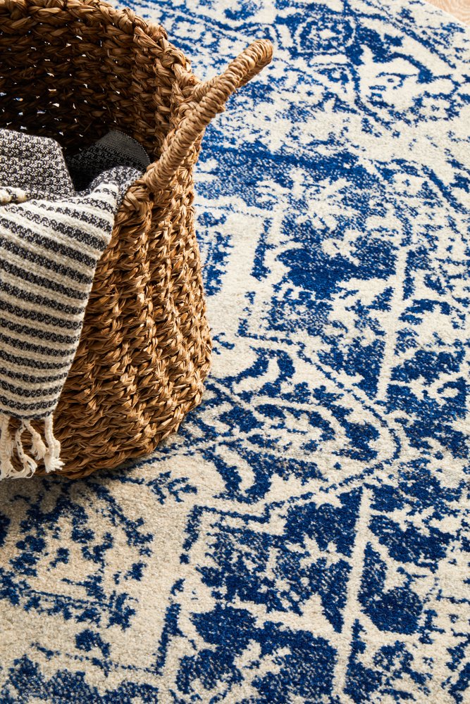 Evoke In White & Navy : Round Rug