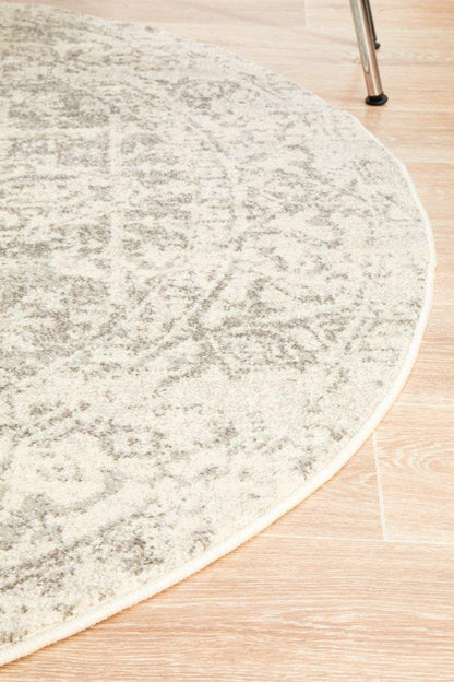 Evoke Round Rug In White & Silver