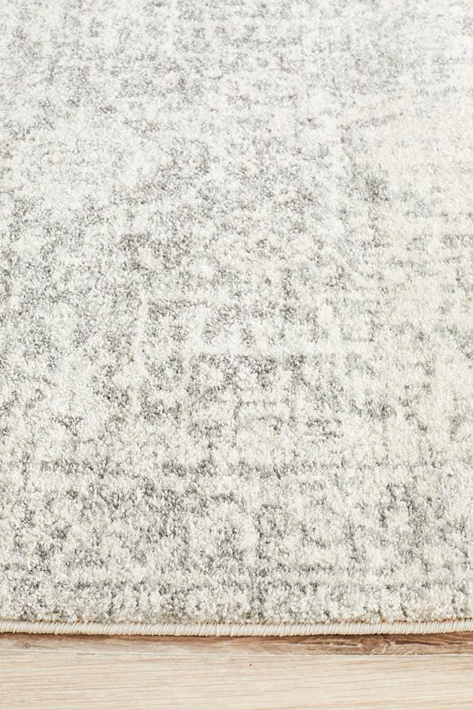 Evoke Runner Rug In White & Silver