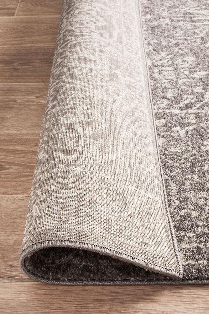 Evoke Nomad Rug In Grey