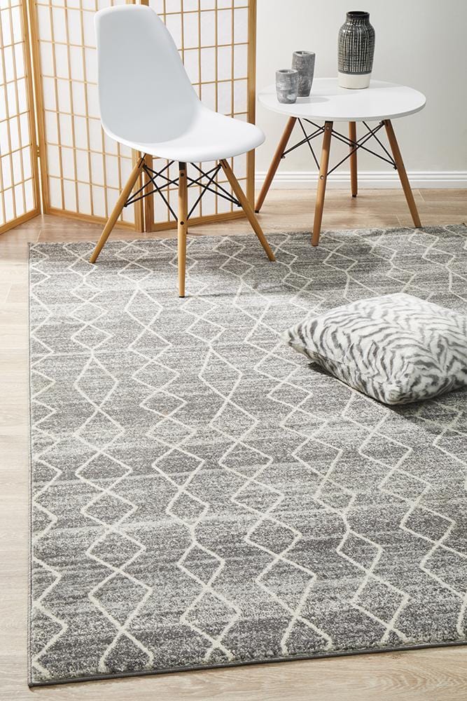 Evoke Cluster Rug In Silver