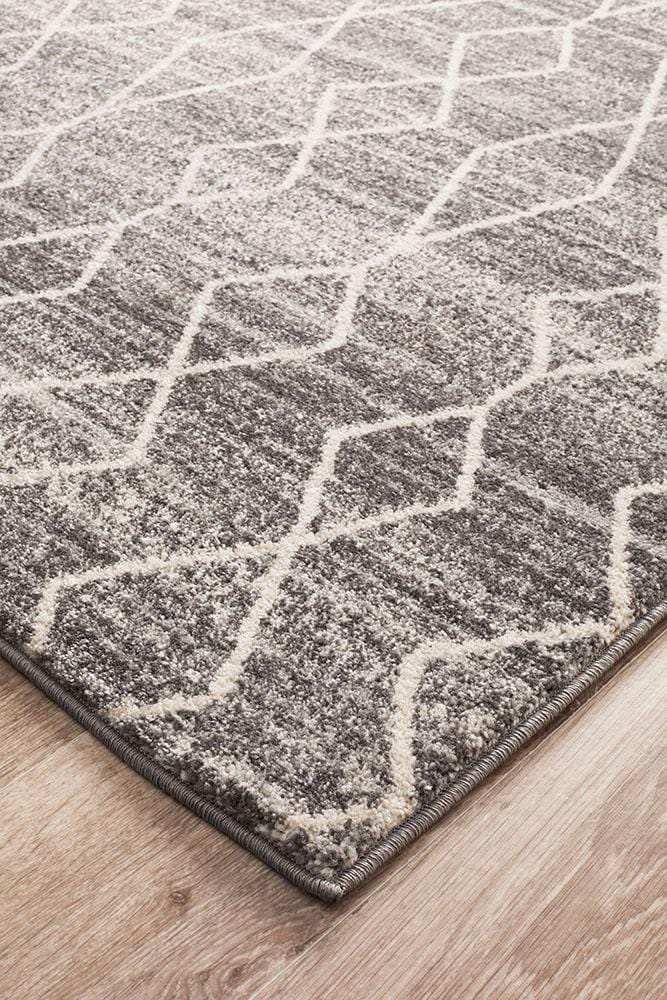 Evoke Cluster Rug In Silver