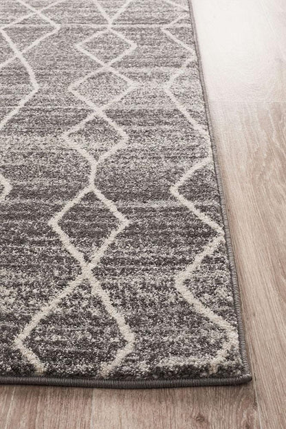 Evoke Cluster Rug In Silver