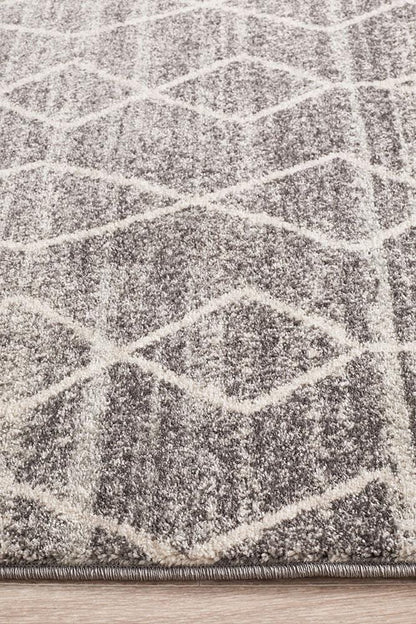 Evoke Cluster Rug In Silver