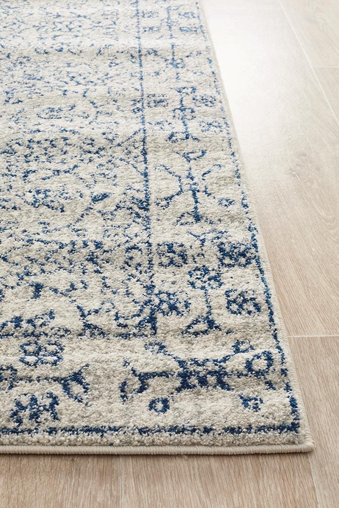 Evoke Cloud  Runner Rug In White