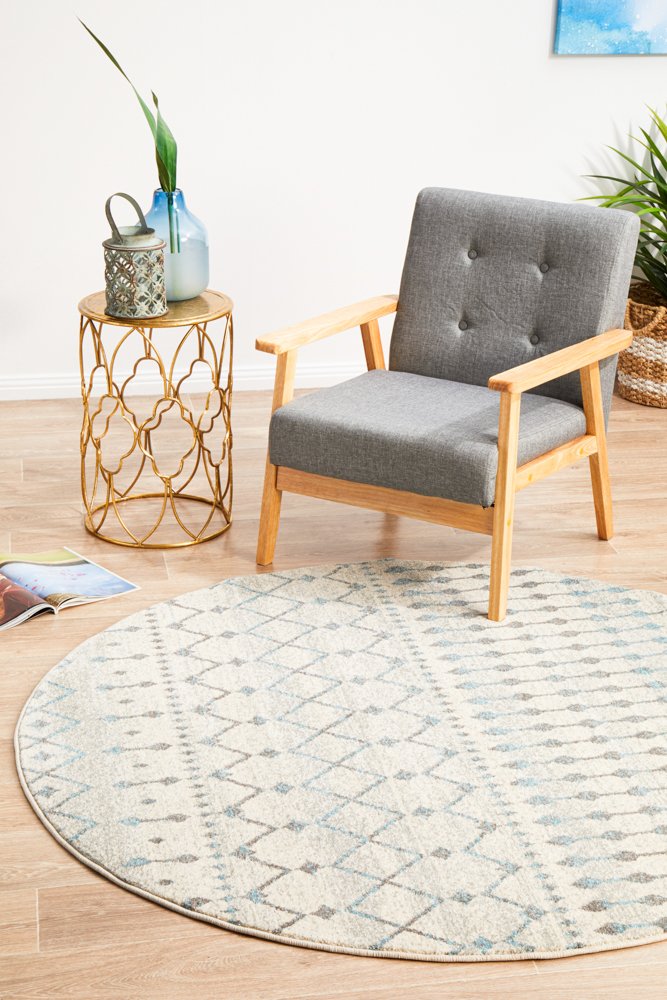 Evoke Tribal Round Rug In Grey And White