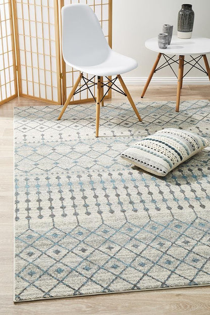 Evoke Tribal In Grey And White Rug