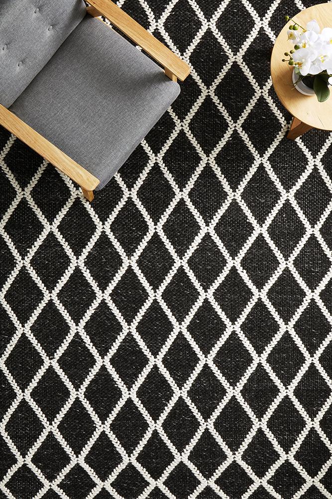 Huxley Rug In Black