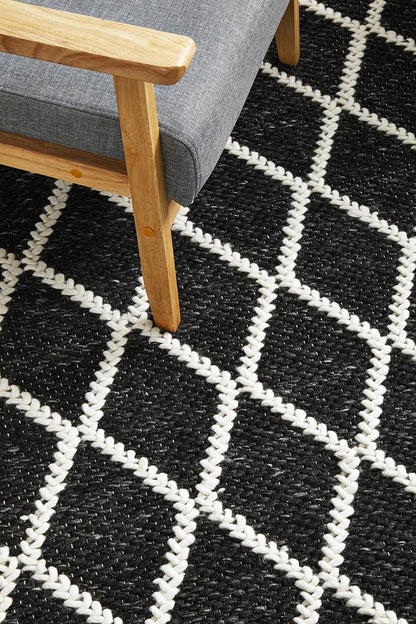 Huxley Rug In Black