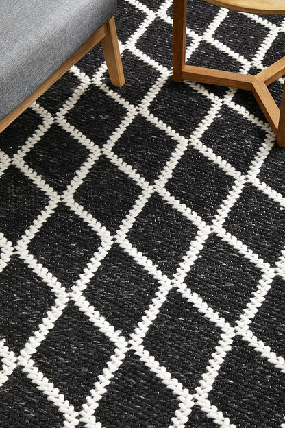 Huxley Rug In Black