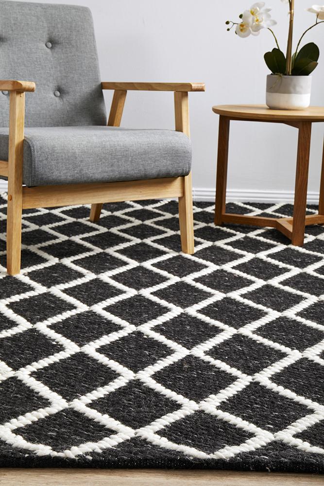 Huxley Rug In Black