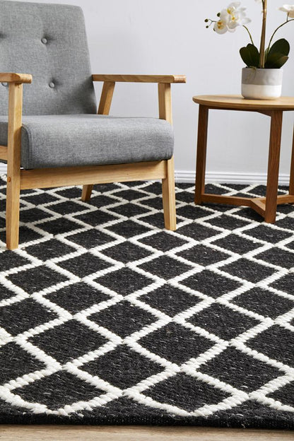 Huxley Rug In Black