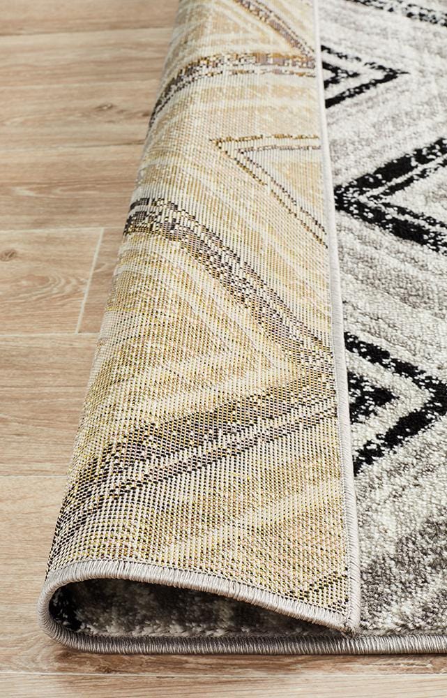 Metro Diamond in Black Rug