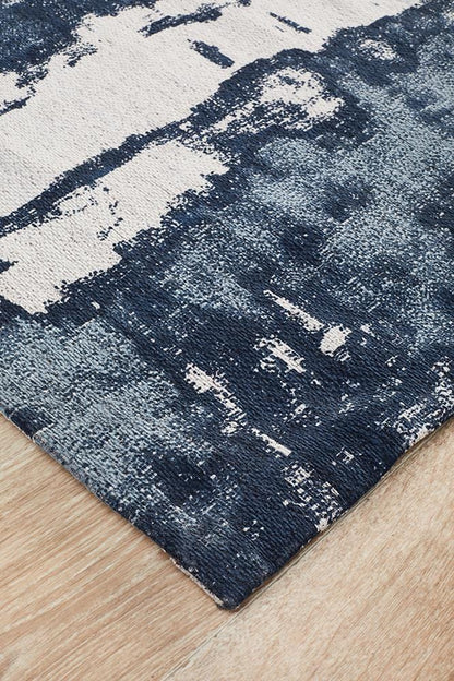 Magnolia In Denim : Runner Rug