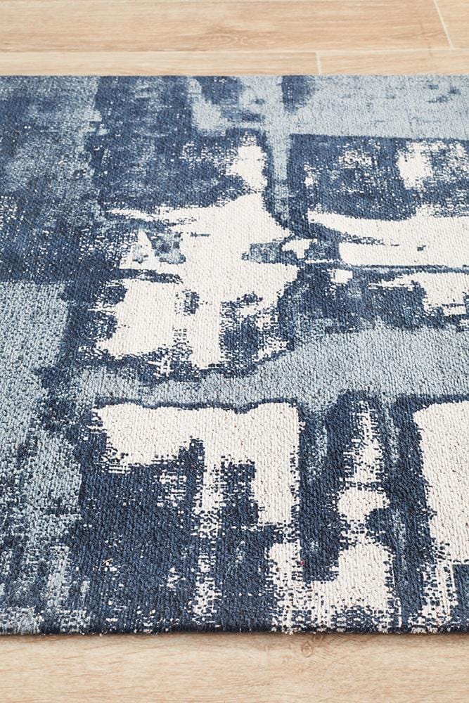 Magnolia In Denim : Runner Rug