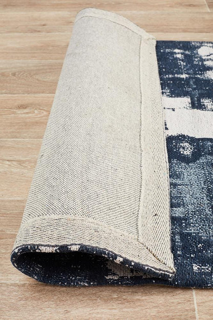 Magnolia In Denim : Runner Rug