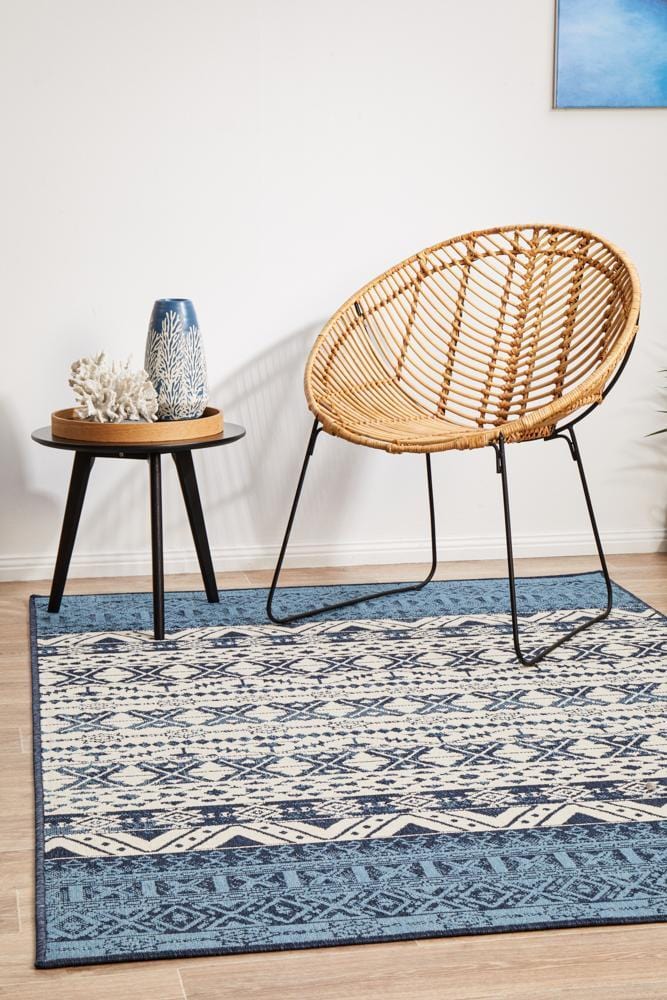 Seaside Ripples Blue And White Rug