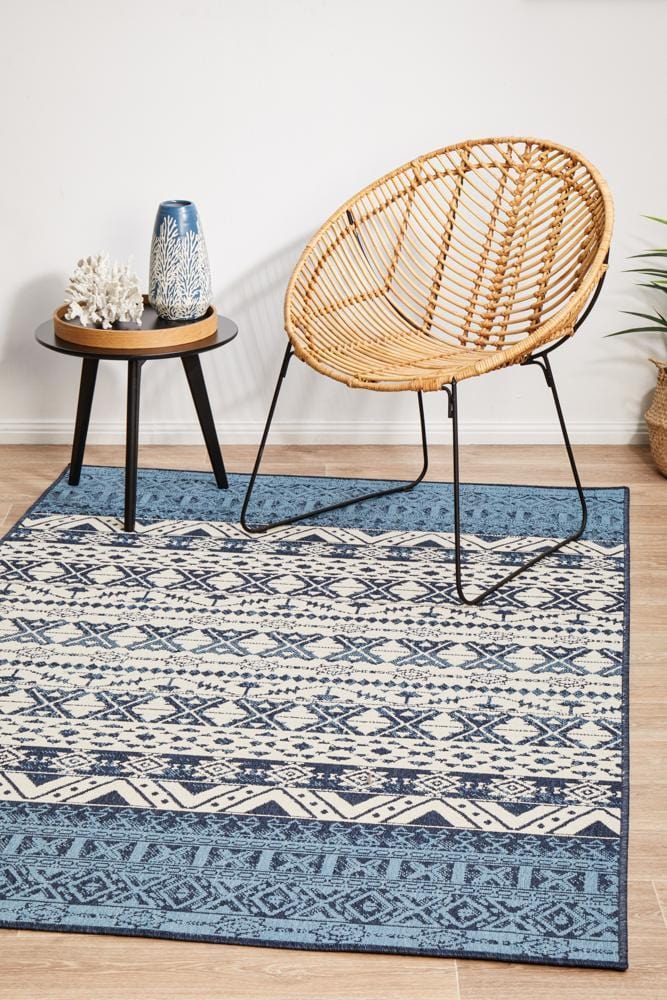 Seaside Ripples Blue And White Rug