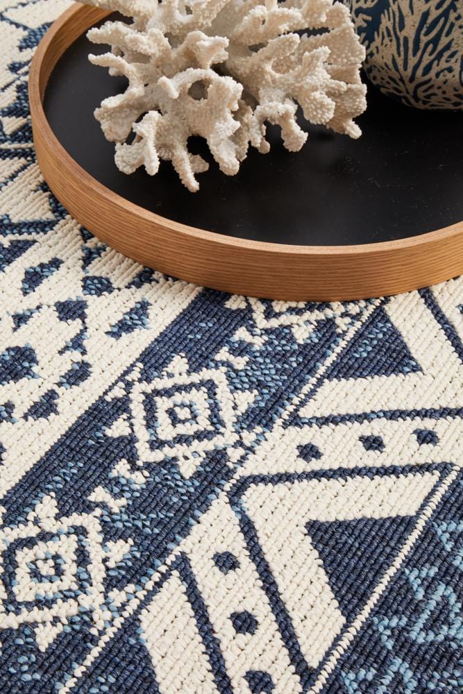 Seaside Ripples Blue And White Rug