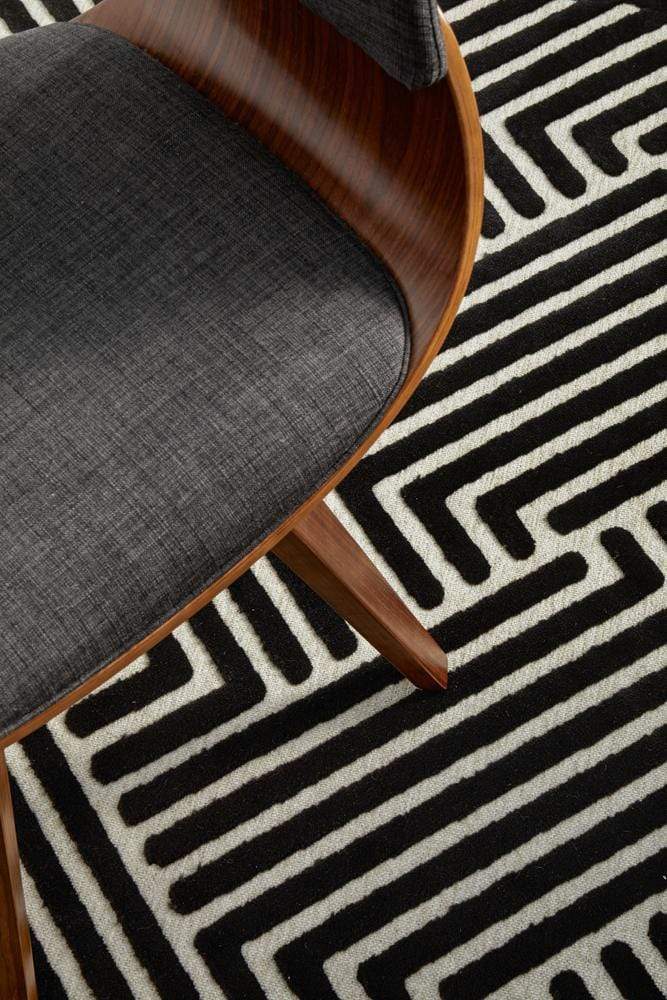 Manhattan Black And Gold Rug